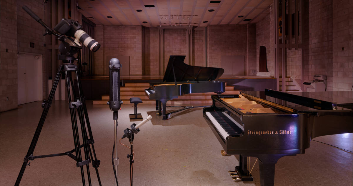 Real studio photo for Dreamflower Acoustic